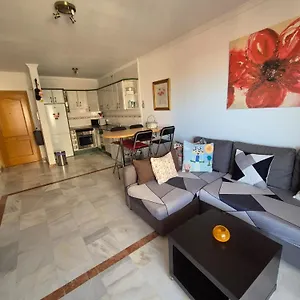 Con Terraza Y Piscina Manilva